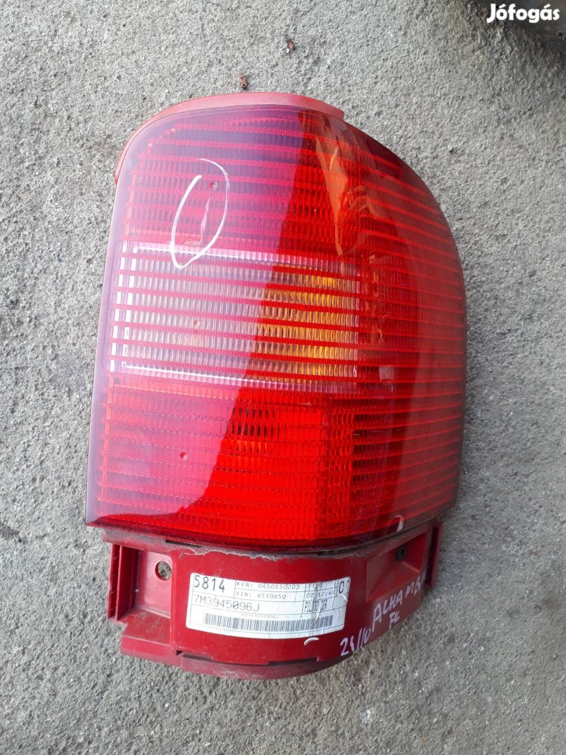 Seat Alhambra 2002  jobb hátsó  lámpa nem hibátlan 