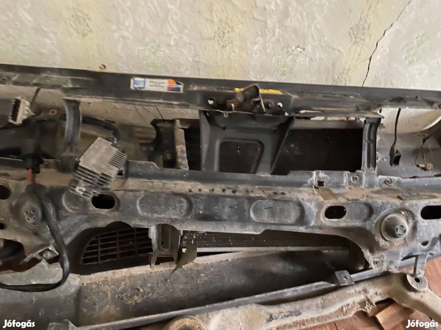 Seat Ibiza Mk2 homlokfal kompletten merevítő vas