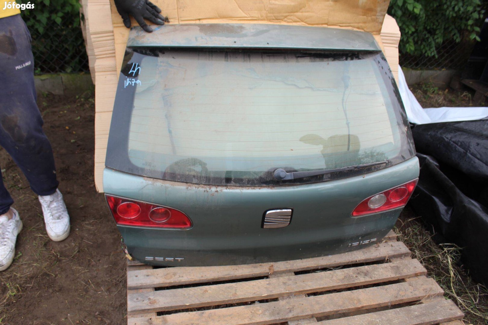 Seat Ibiza (6L) csomagtér ajtó szélvédővel komplett (44.)