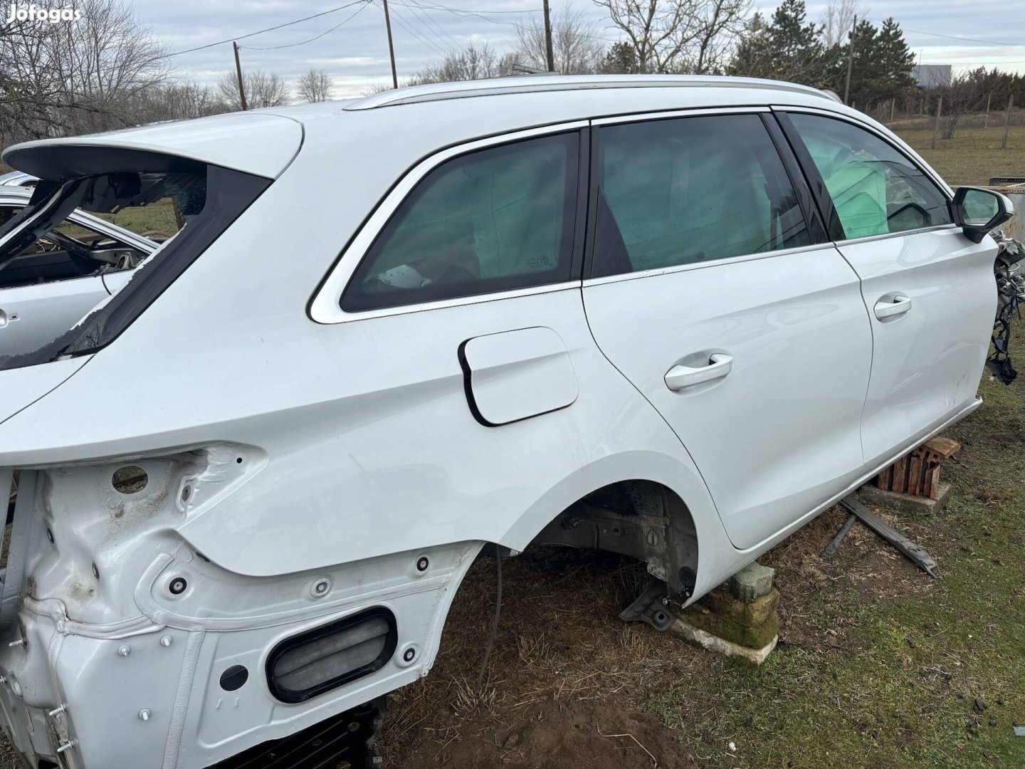 Seat Leon 5P IV 4 csomagtér ajtó sárvédő negyed lámpa lökhárító 