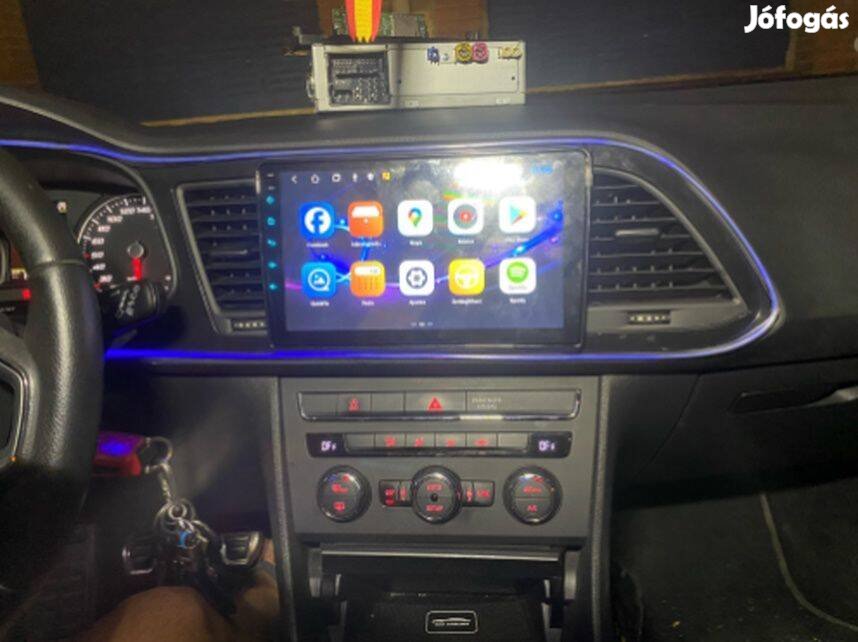 Seat Leon Carplay Multimédia GPS Rádió Tolatókamerával