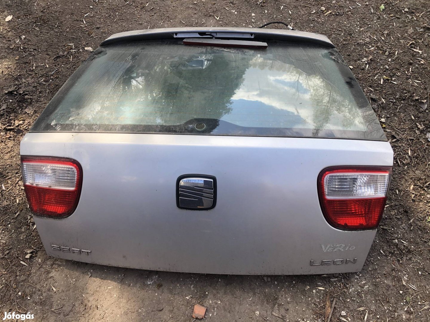 Seat Leon csomagtér ajtó ezüst 