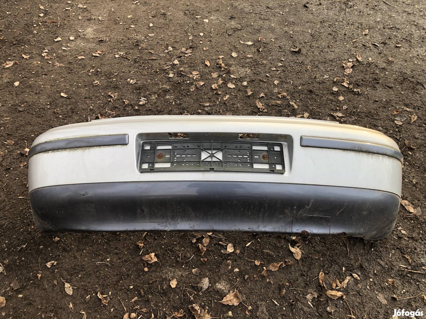 Seat Leon hátsó lökhárító ezüst 