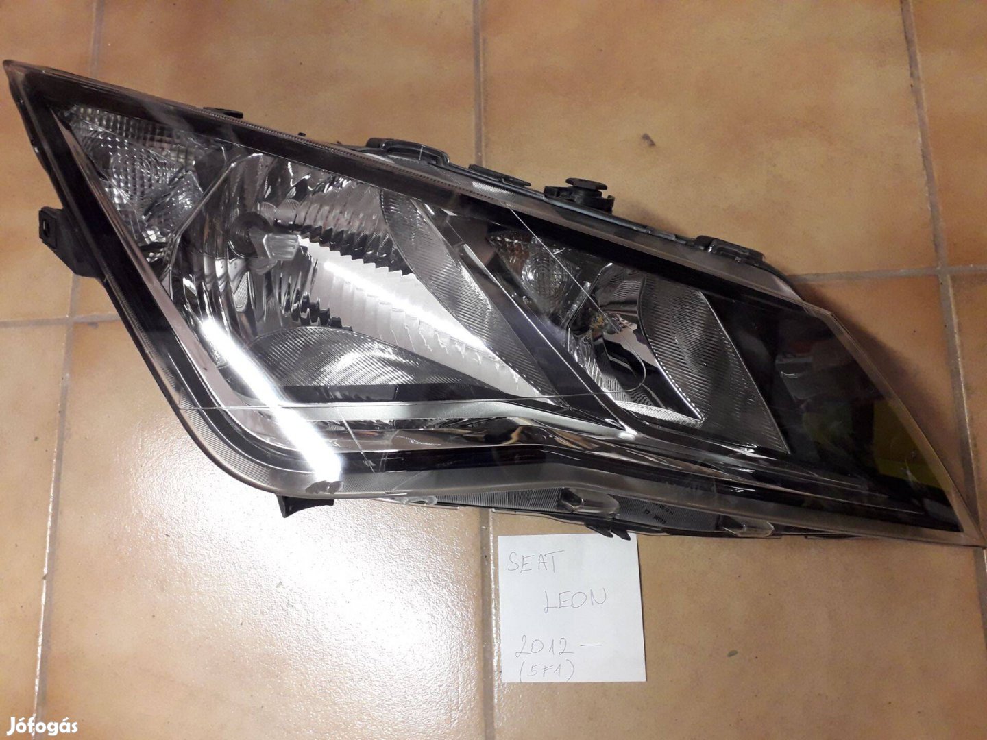 Seat Lreon 5F1 jobb első fényszóró