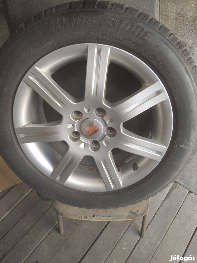 Seat alufelni 16"-os 5x112-es téli gumival