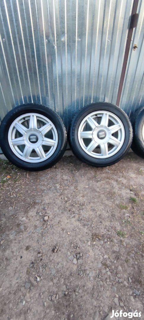 Seat alufelni 90 százalékos nyári gumiabroncs 