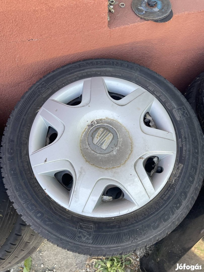 Seat gyári acélfelni téligumival dísztárcsával 205/55 -R16