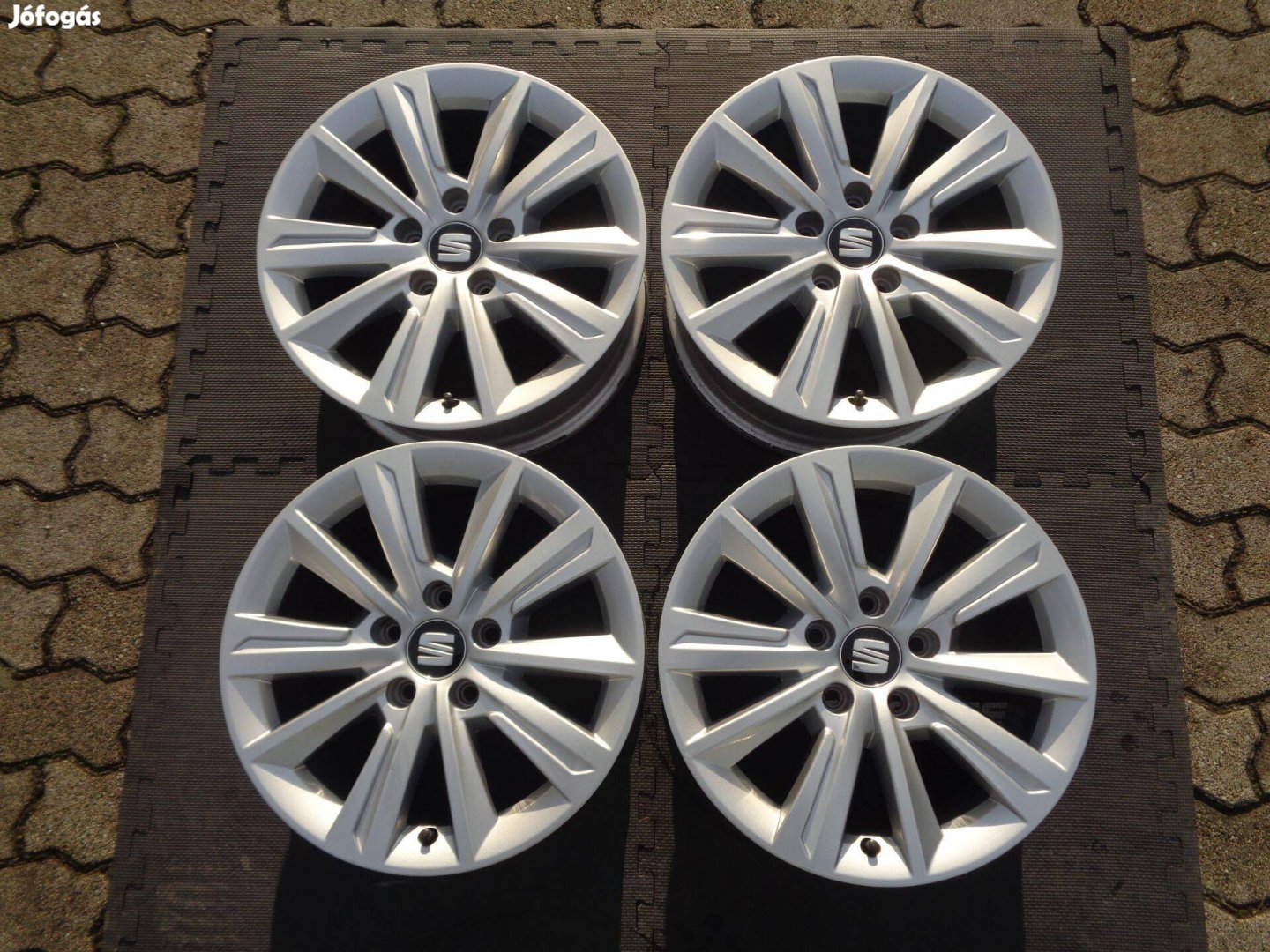 Seat gyári alufelni 16-os, 5×112-es osztóval újszerű állapotban eladó