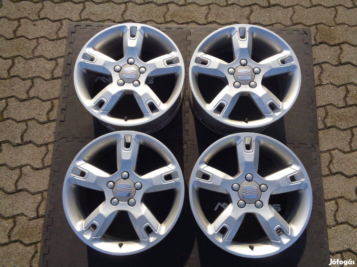 Seat gyári alufelni 17-es, 5×112-es osztóval szép állapotban eladó
