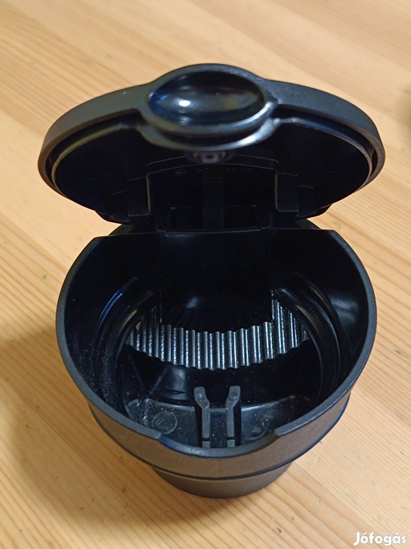Seat gyári hamutartó