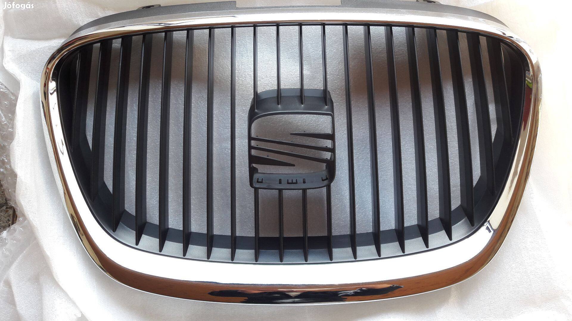 Seat hűtőrács és embléma