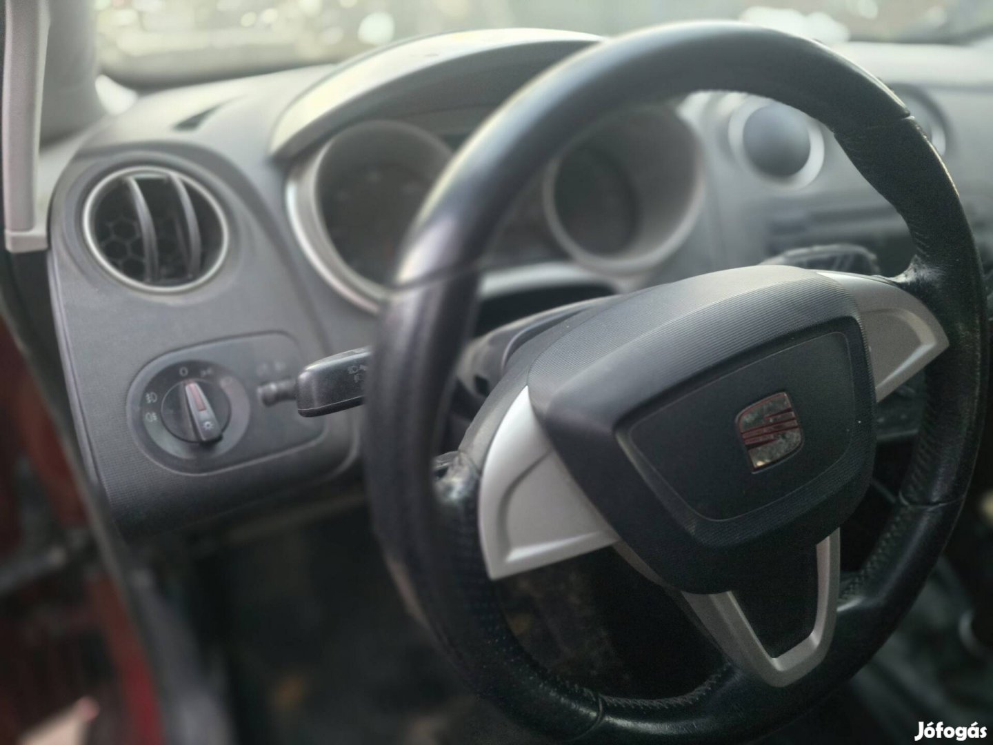 Seat ibiza 6J 1.6 cr  alkatrészei eladók 