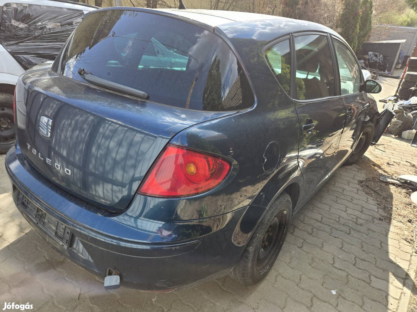 Seat toledo 1.6 bontott alkatrészei 