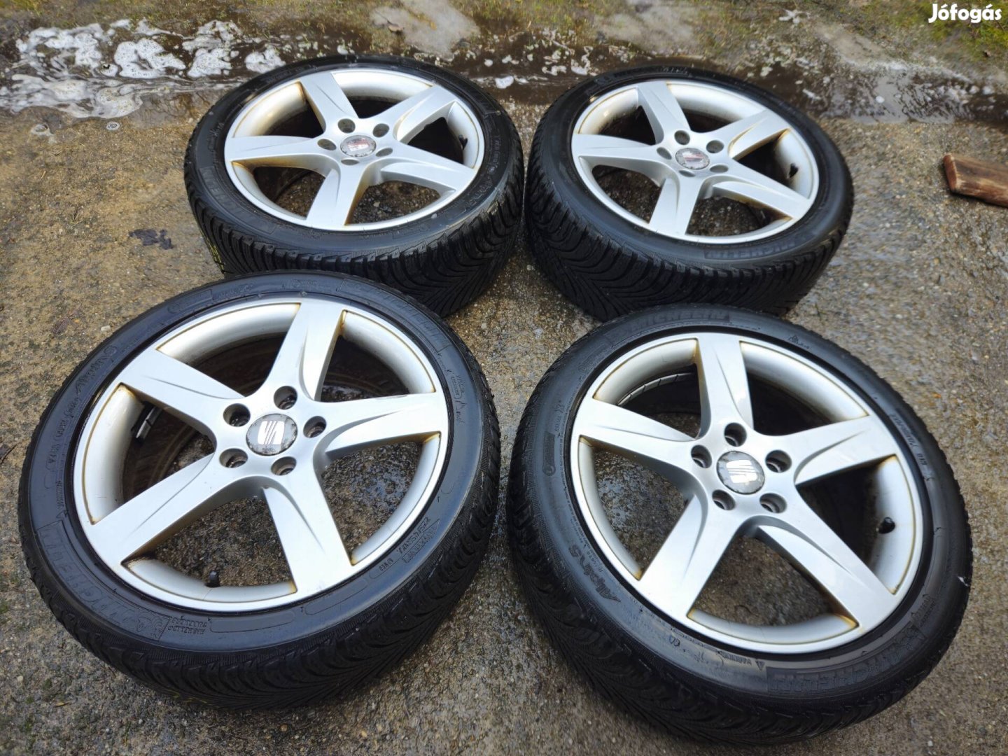 Seat vw alufelnik teligumikkal 5x112 225/45r17