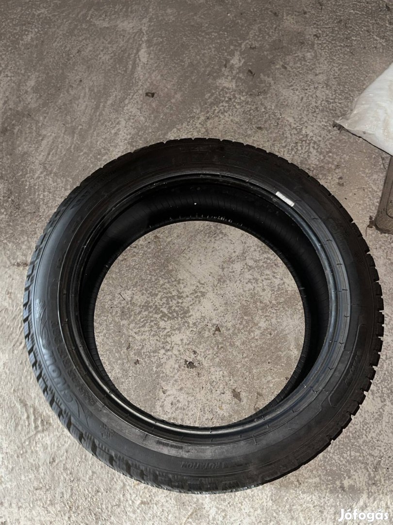 Sebring téligumi 225/45R17