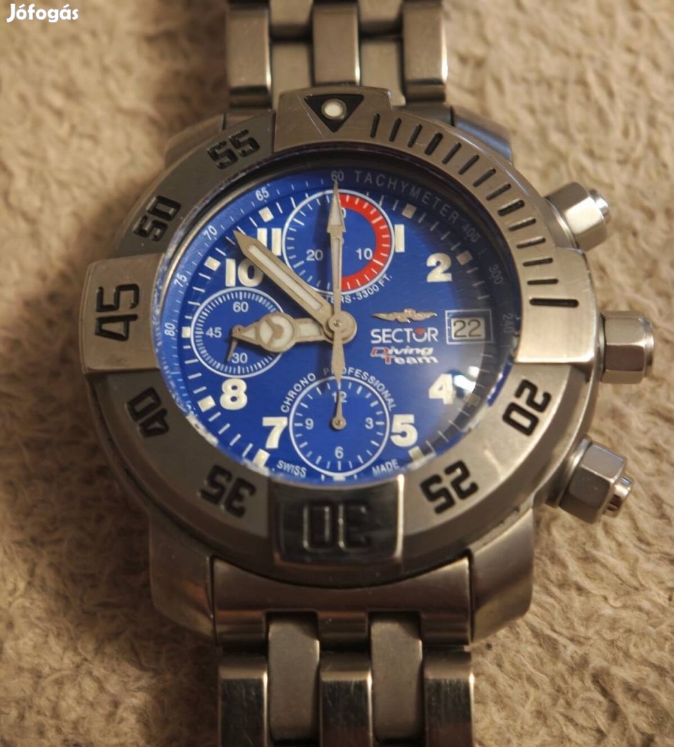 Sector Divers Team 1000 titán búvár óra