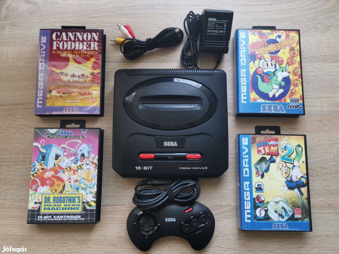 Sega Mega Drive II komplett PAL szett kitisztítva, 4db játékkal