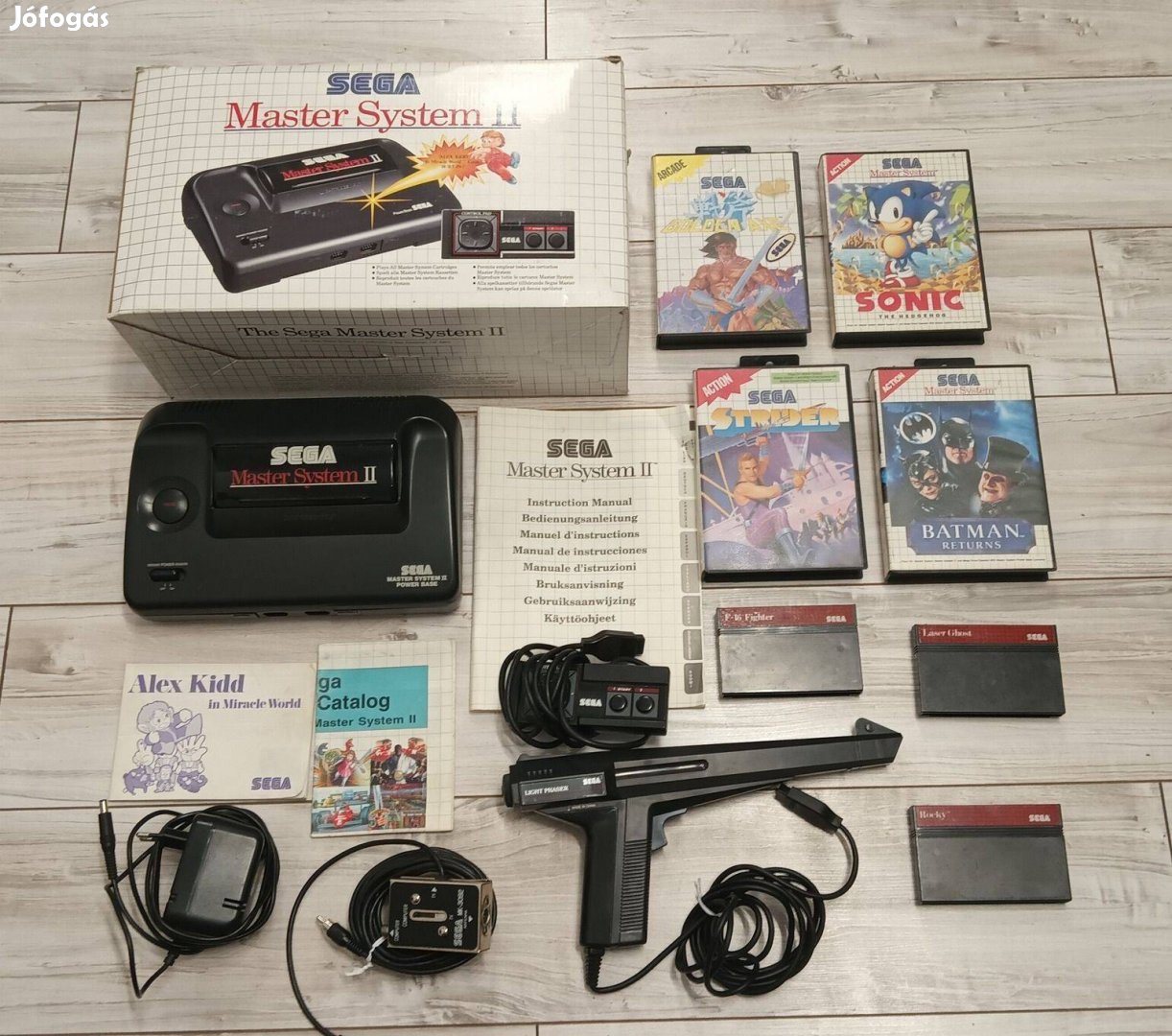 Sega master System 8 játékkal Sonic golden axe Batman strider Rocky