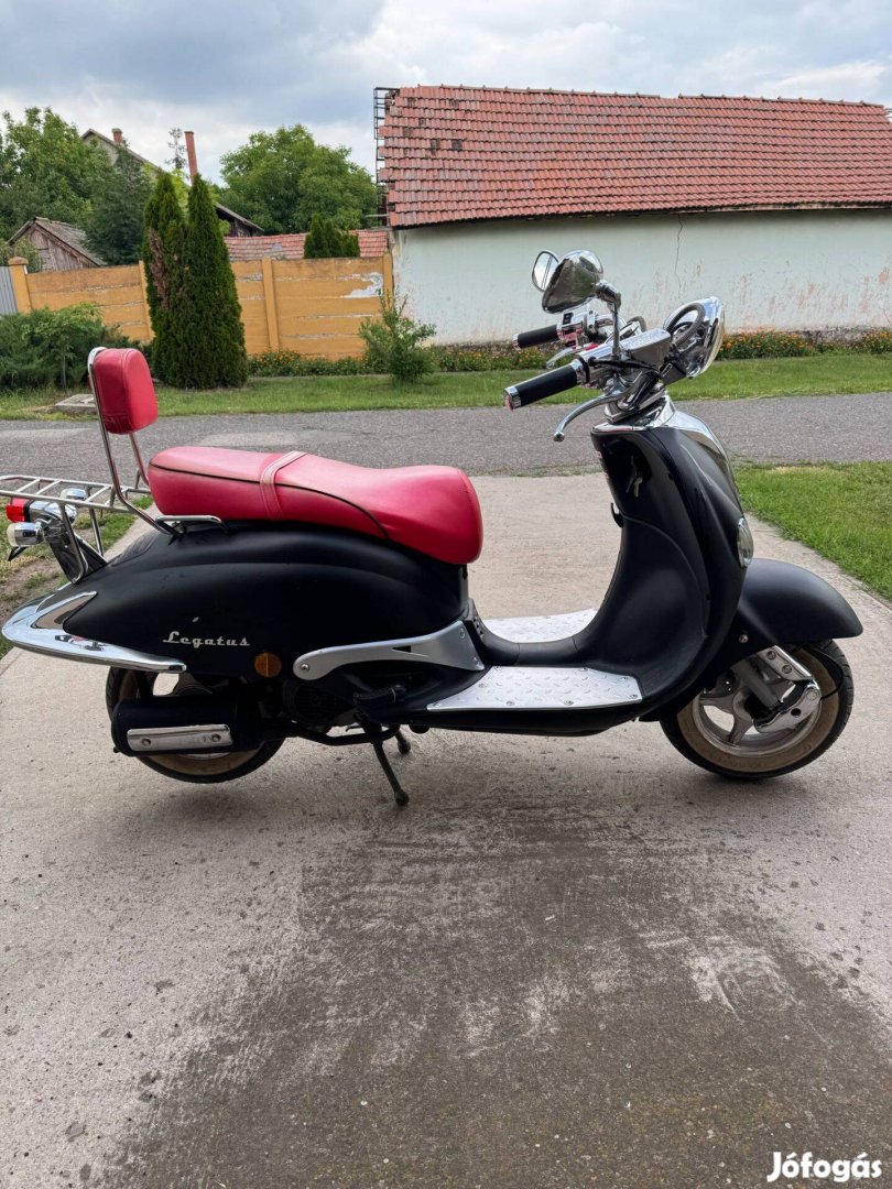 Segédmotor 50 ccm. Motowel Legatus