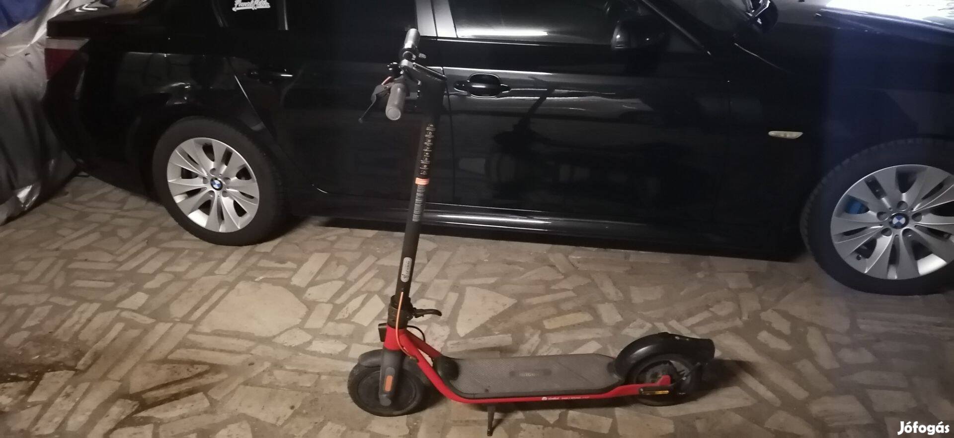 Segway Ninebot Kickscooter D28E elektromos roller kis hibás