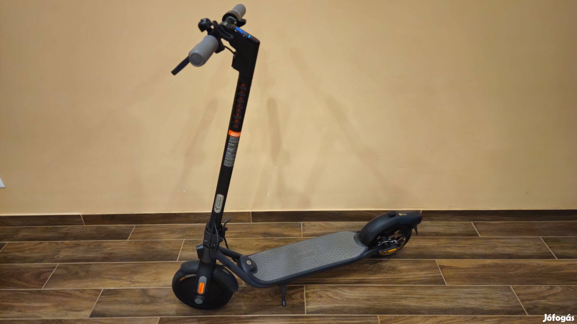 Segway Ninebot Kickscooter F25E II elektromos roller - karácsonyra is