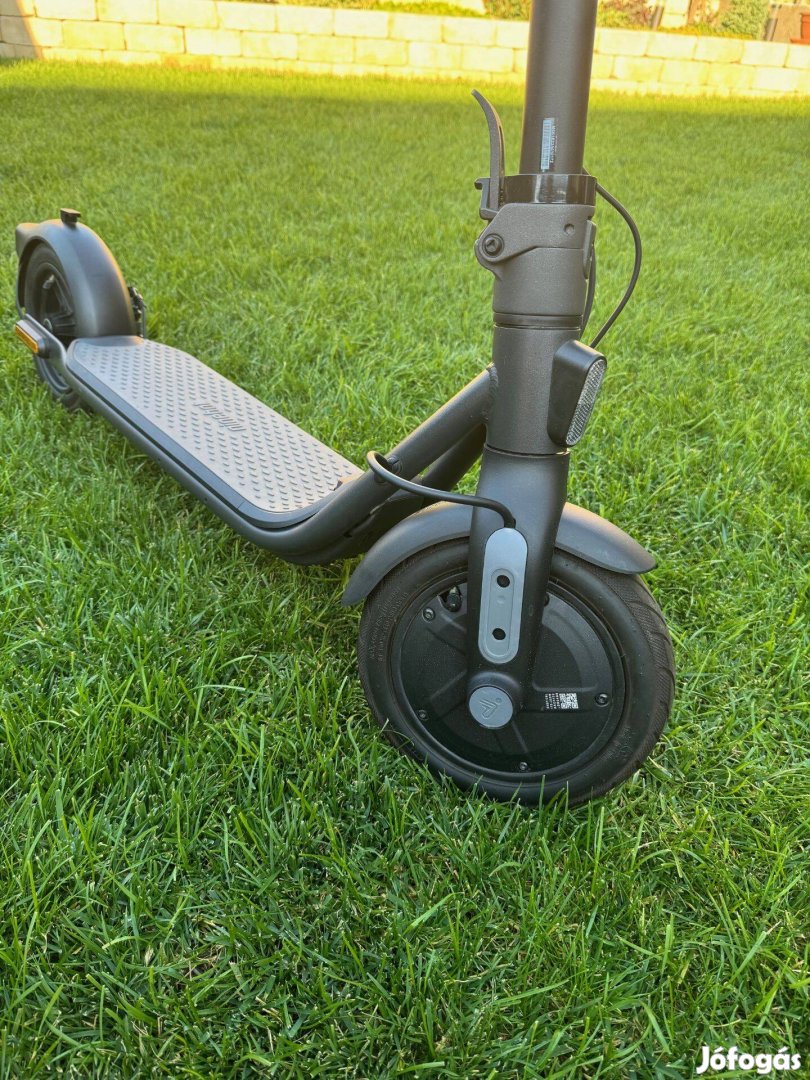 Segway-Ninebot Kickscooter F25 elektromos roller