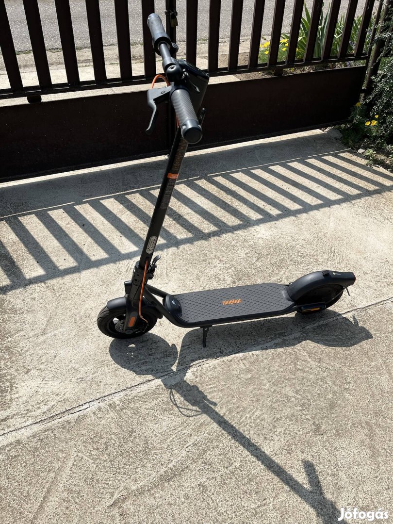 Segway-Ninebot Kickscooter F2 Plus elektromos roller