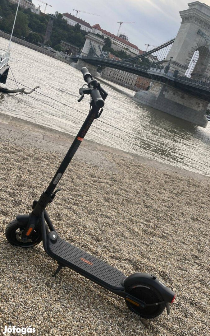 Segway-Ninebot Kickscooter F2 elektromos roller