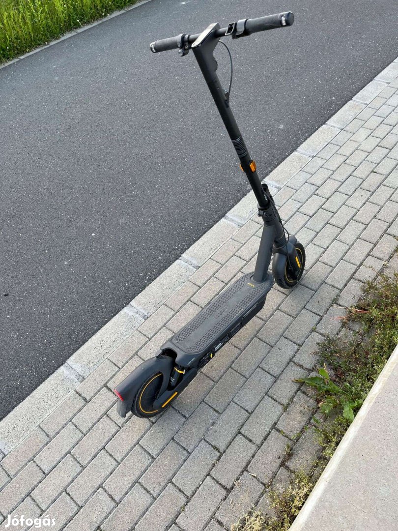 Segway Ninebot Kickscooter Max G2 elektromos roller