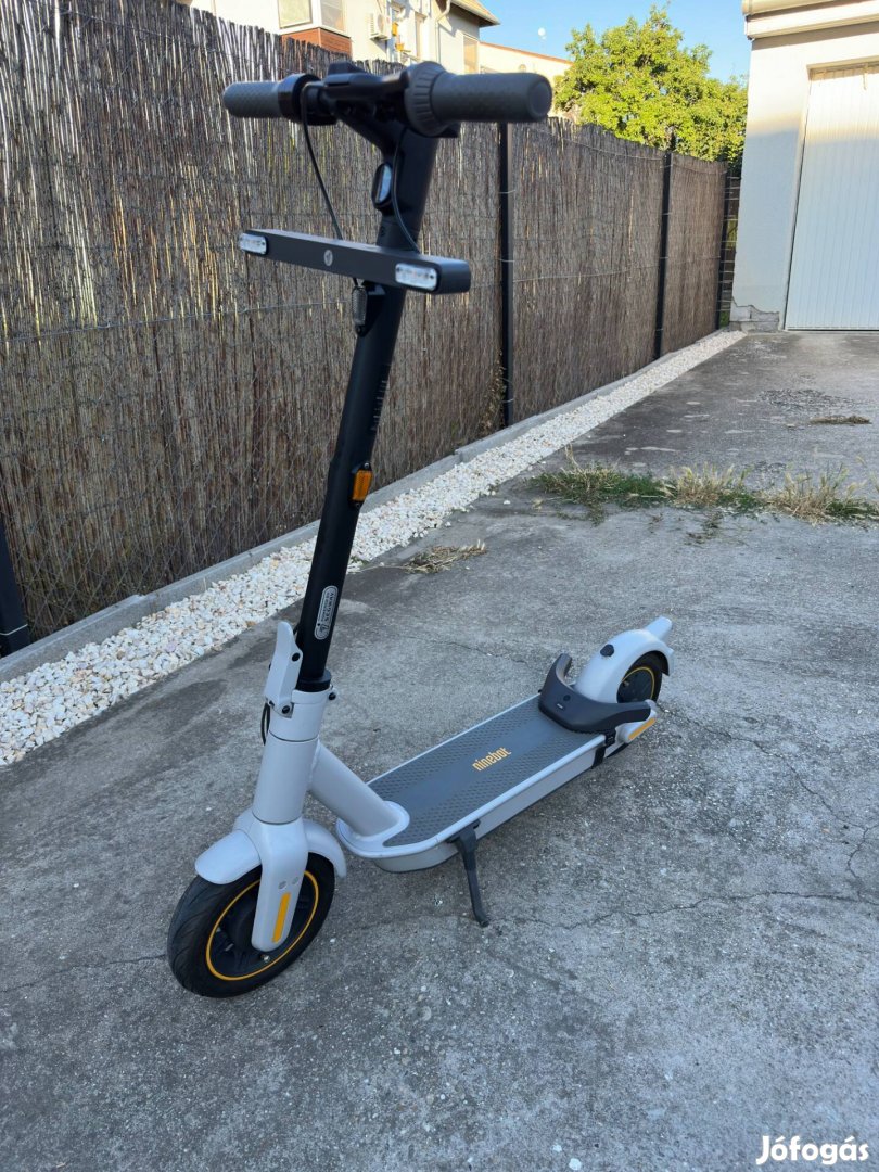 Segway Ninebot Max G30LE II elektromos roller