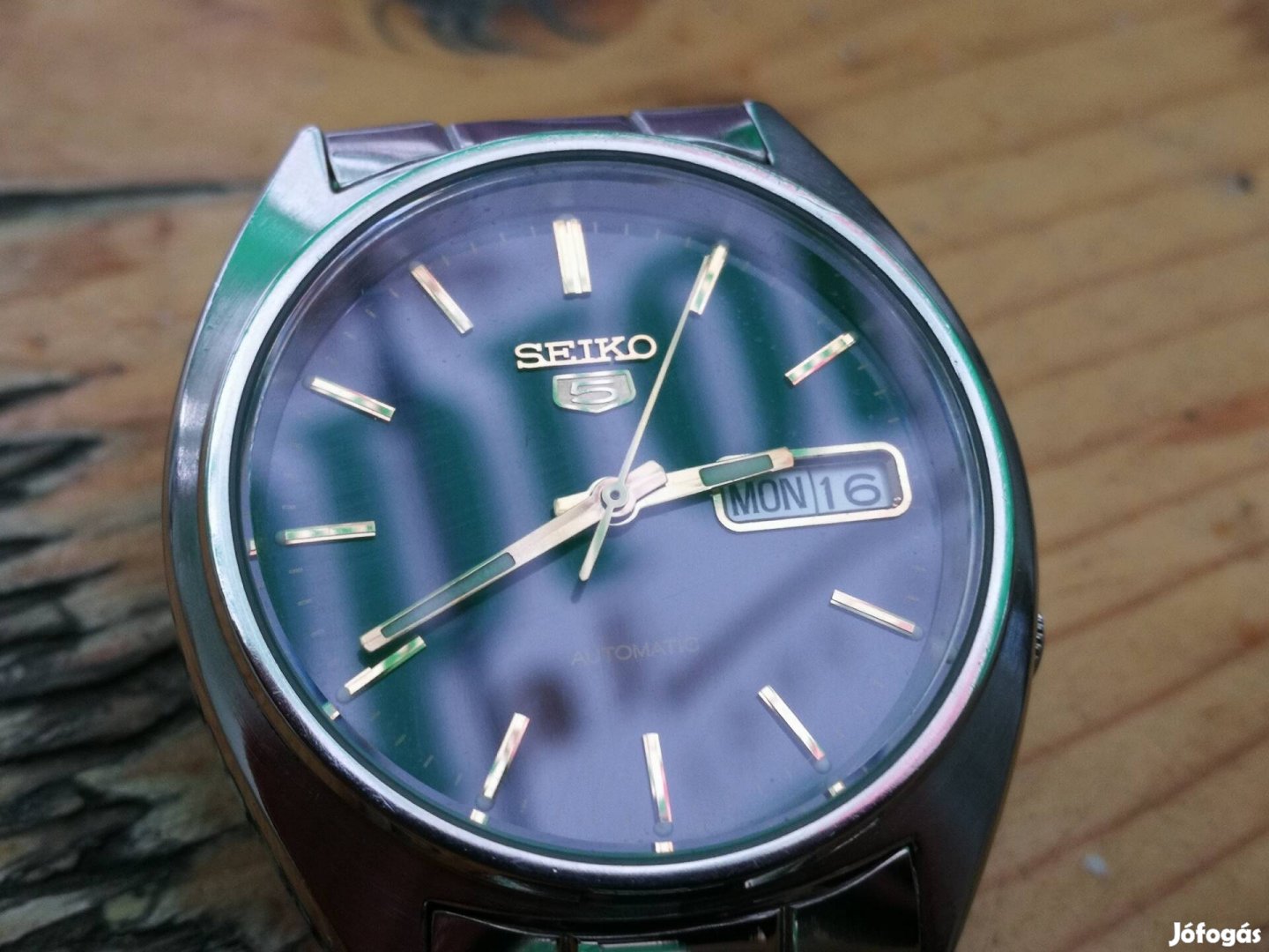 Seiko 5 automata karóra.