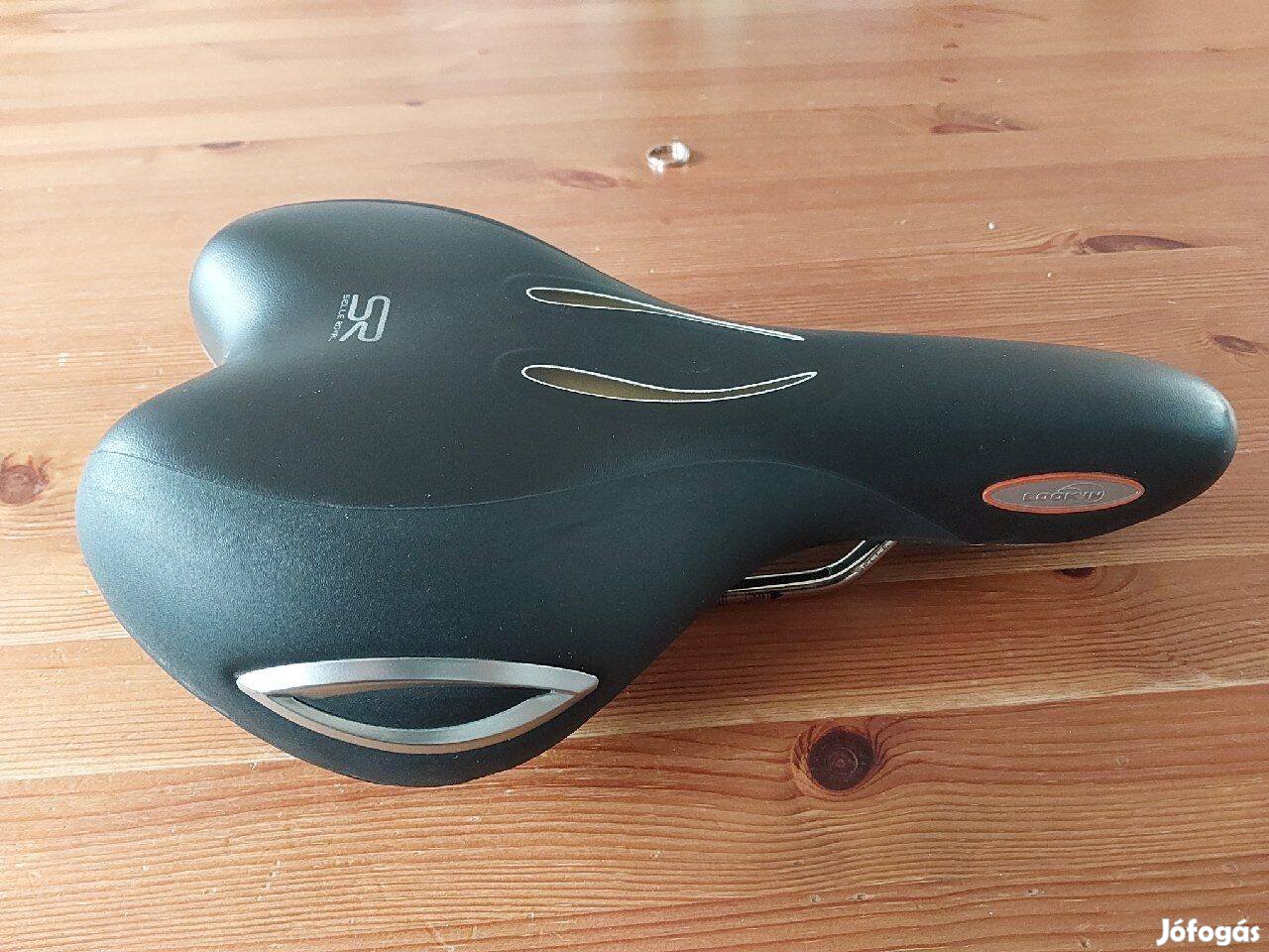 Selle Royal Lookin Moderate Uni nyereg