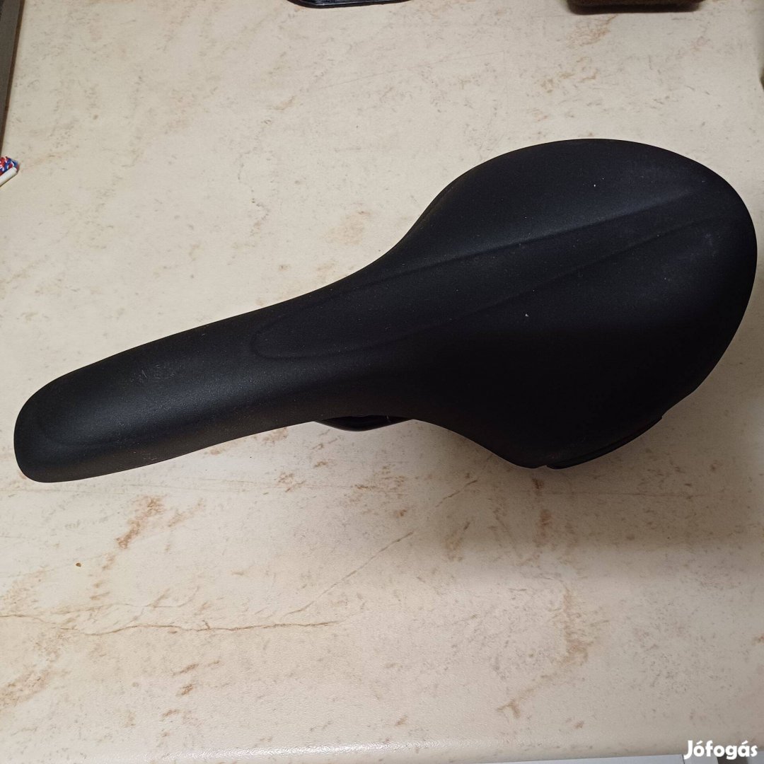 Selle Royal fekete biciklinyereg