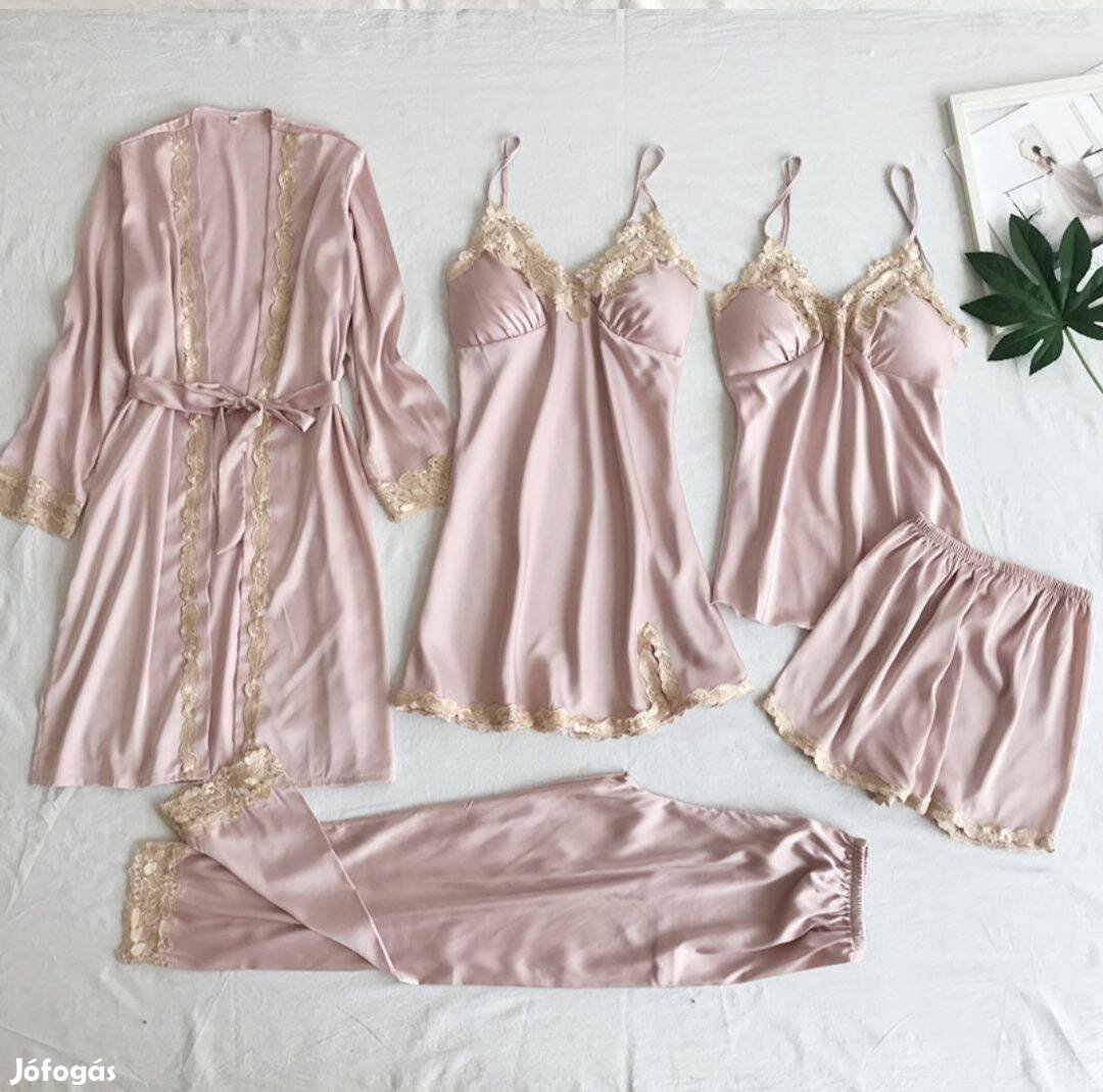 Selyem 5 részes rózsaszín pizsama szett (10.000 Ft)