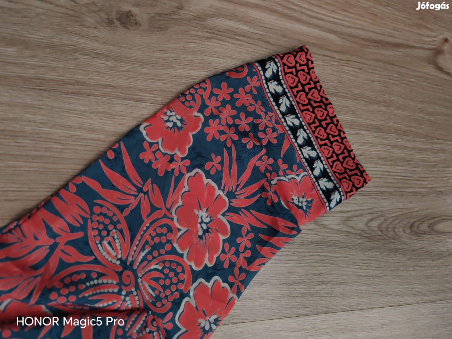 Selyemfényű női tunika