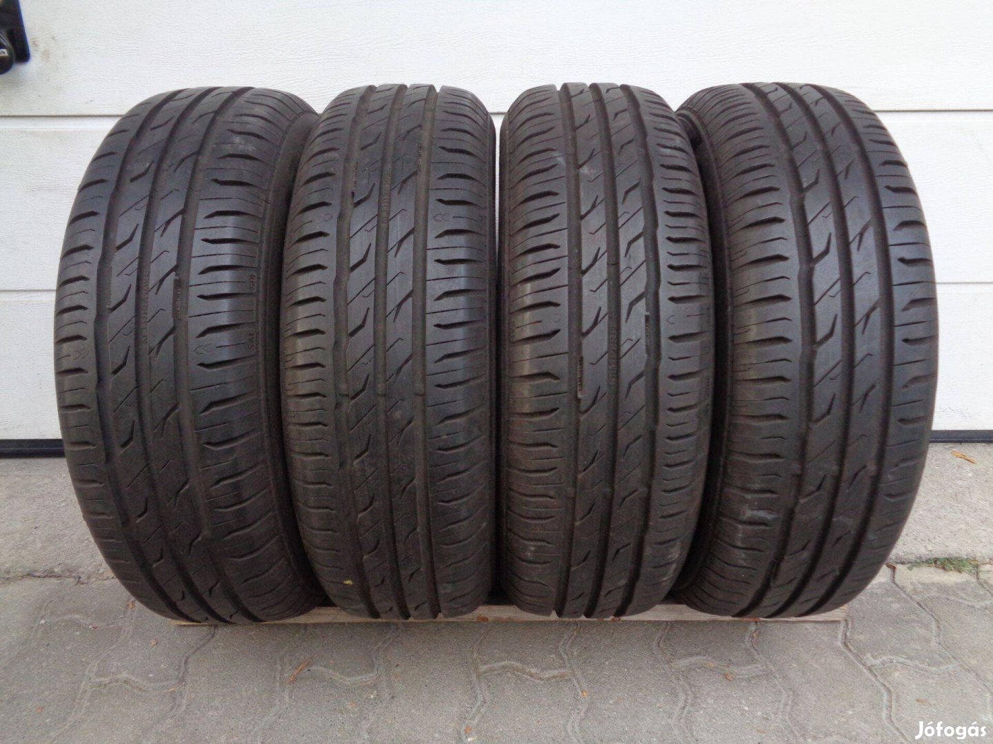 Semperit 185/65R15 nyári gumi újszerű állapotban eladó