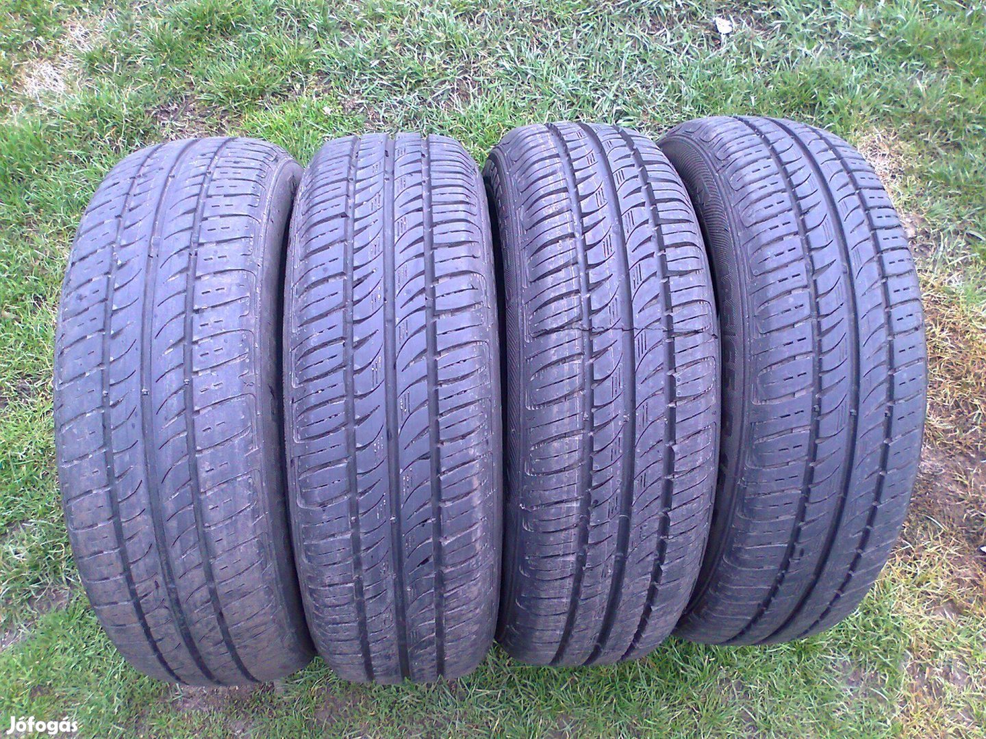 Semperit 185/65 R15 nyári gumik