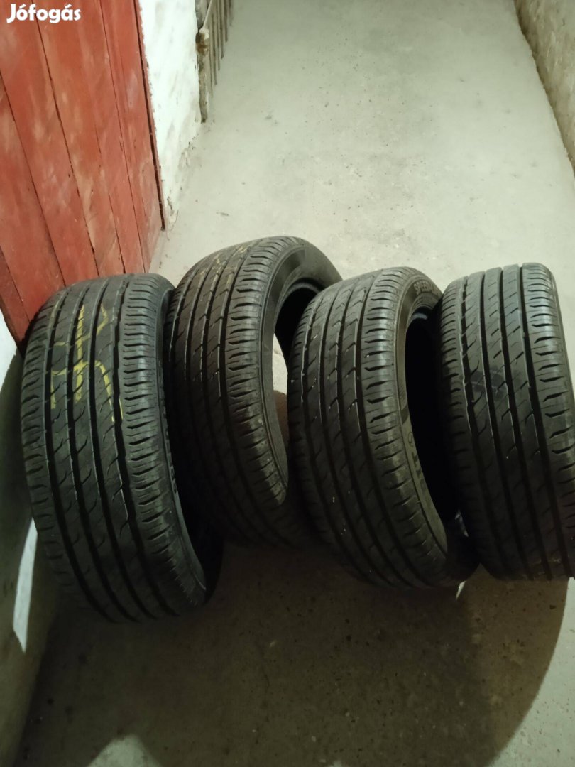 Semperit 195/55 R15 nyárigumi szett