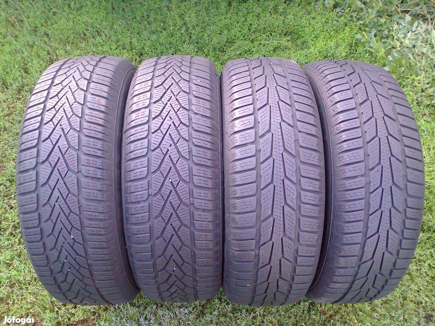 Semperit 195/65 R15 téliek