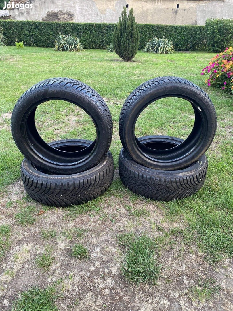 Semperit 215/50R18 Téli gumi