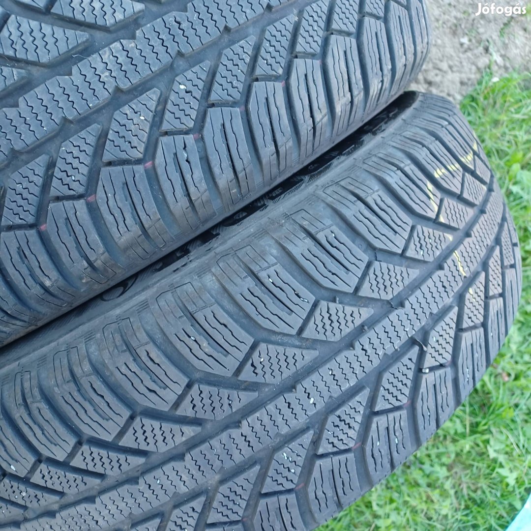 Semperit 215/65R17 téli gumi