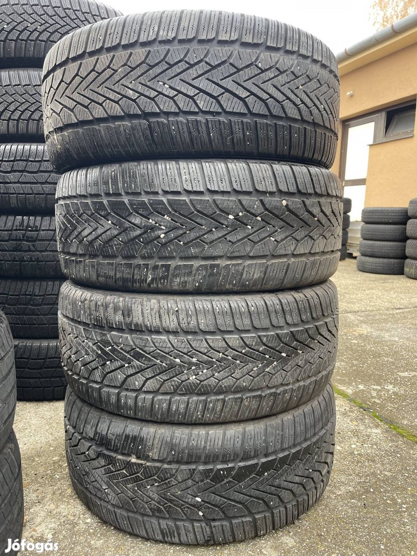 Semperit 225/45r17 téli gumi garnitúra 4db