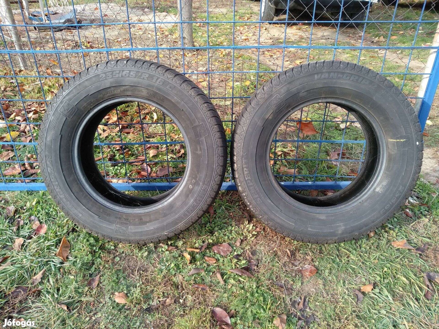 Semperit 235/65/R16 C-s téli gumi 2 db eladó (Martfű)