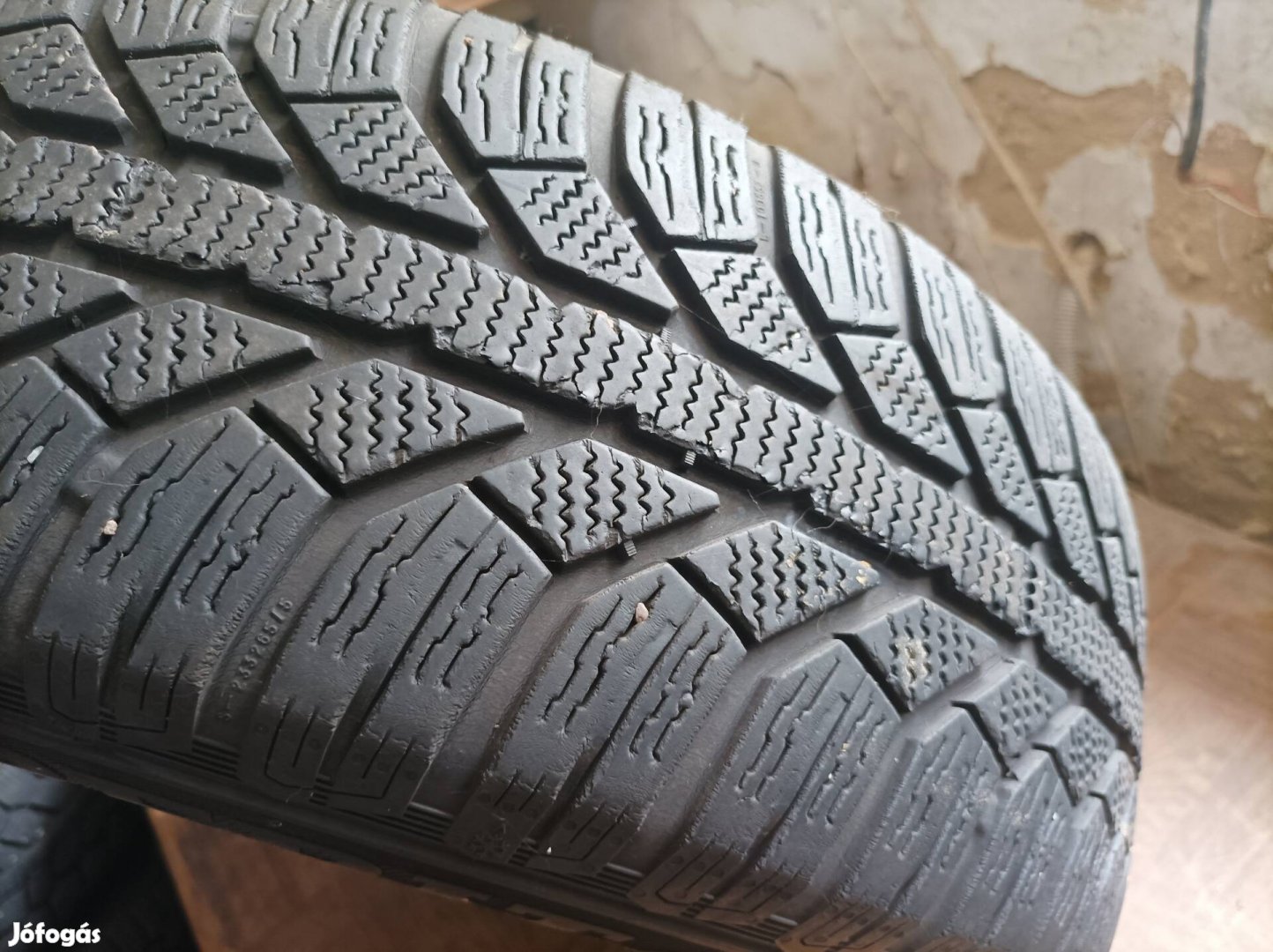 Semperit 4db autógumi 195/65R15 felnire szerelve 