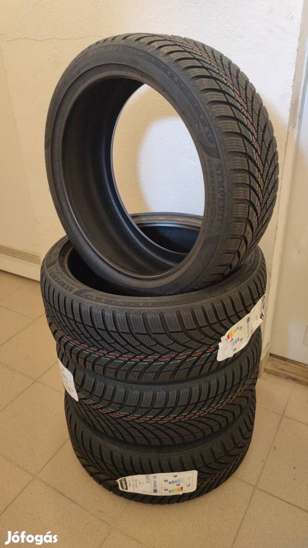 Semperit Speed Grip 5 használatlan téligumi 215/40/R18-as méretben.