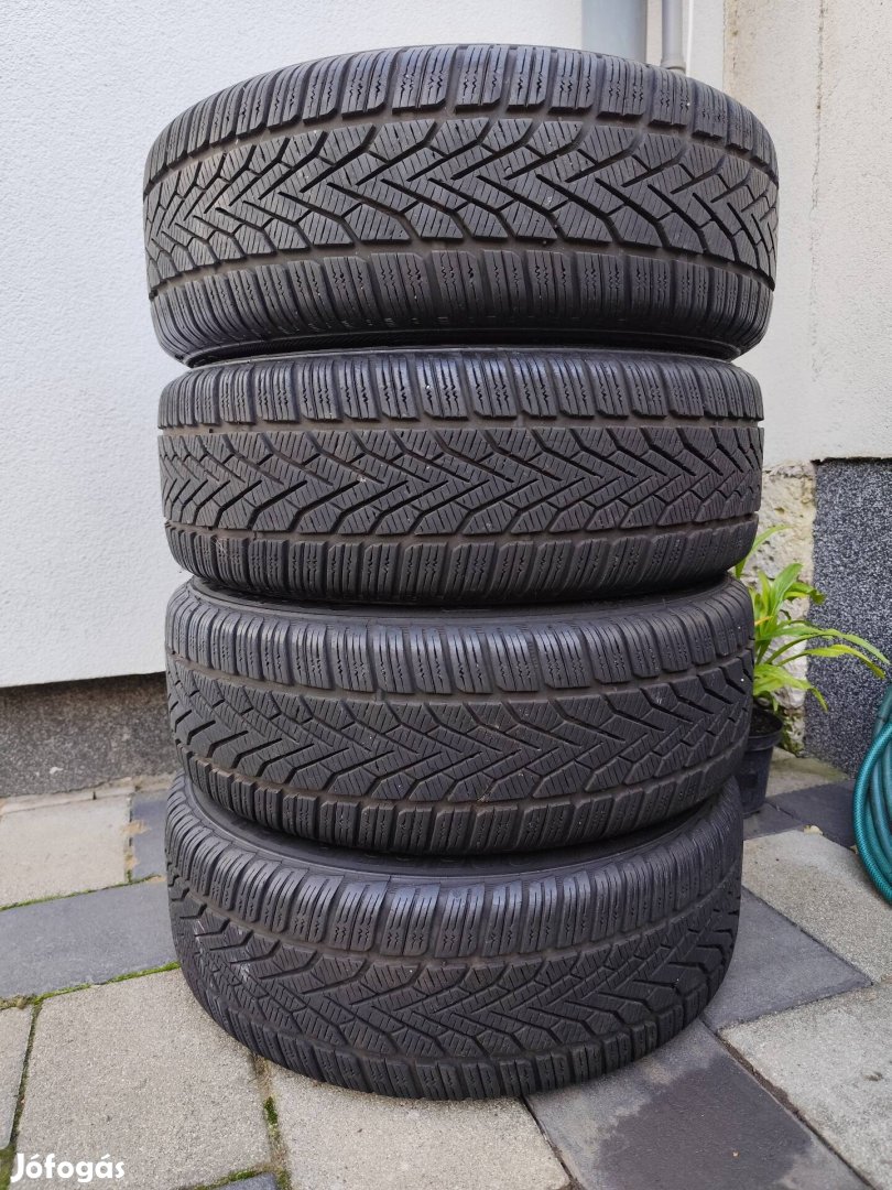 Semperit téli gumi 205/55R16