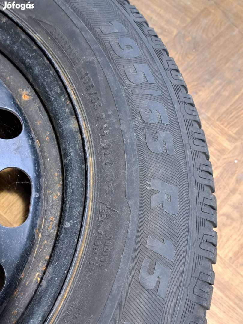 Semperit téli gumik 195/65R15 Mazda felnire szerelve 4db