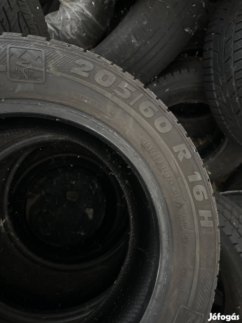 Semperit téligumi 4 db 205/60 R16