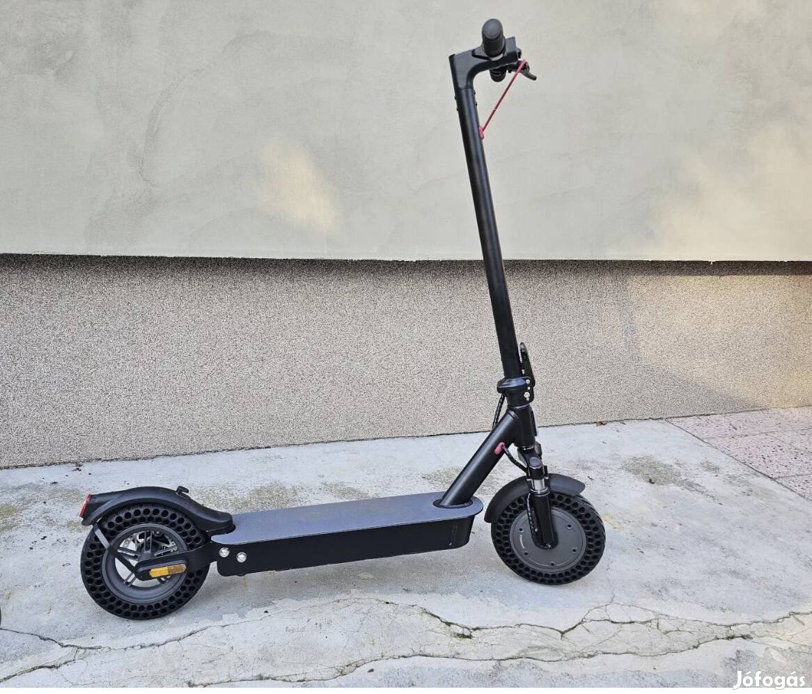 Sencor Scooter S70, egy év garanciával.