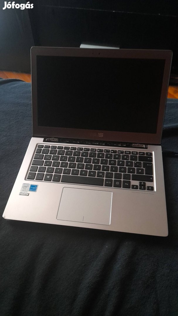 Sérült, hiányos Asus Zenbook UX303L